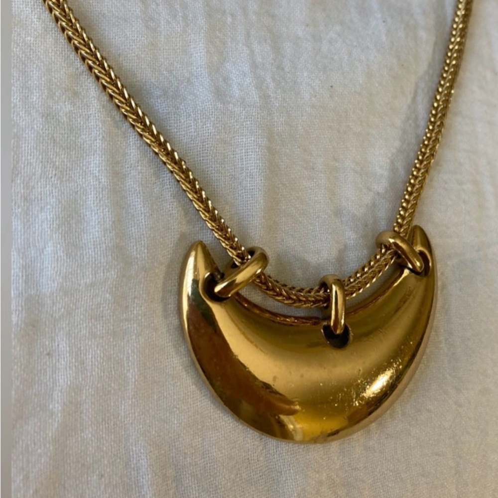Monet Vintage Gold Tone Pendant Necklace